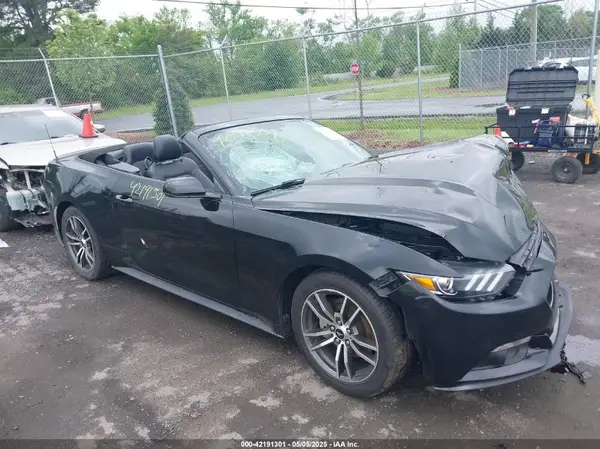 1FATP8UHXH5254892 2017 FORD MUSTANG - Image 1