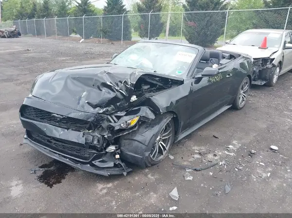 1FATP8UHXH5254892 2017 FORD MUSTANG - Image 2