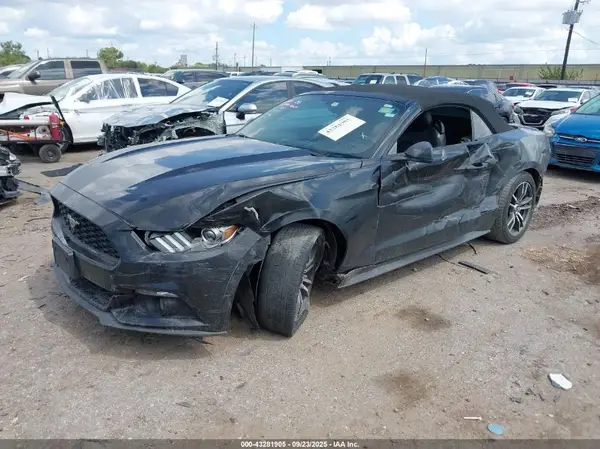 1FATP8UHXH5278562 2017 FORD MUSTANG - Image 2