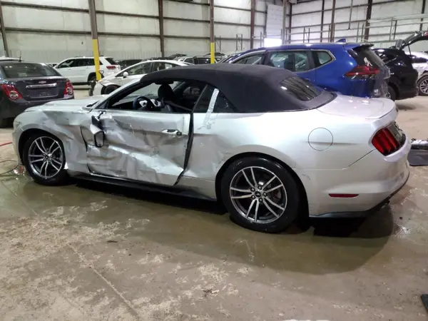 1FATP8UHXH5287262 2017 FORD MUSTANG - Image 2