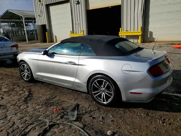 1FATP8UHXH5303153 2017 FORD MUSTANG - Image 2