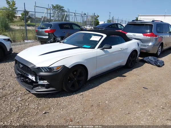 1FATP8UHXH5304514 2017 FORD MUSTANG - Image 2