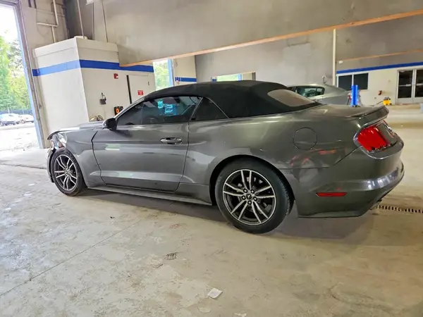 1FATP8UHXH5313293 2017 FORD MUSTANG - Image 2