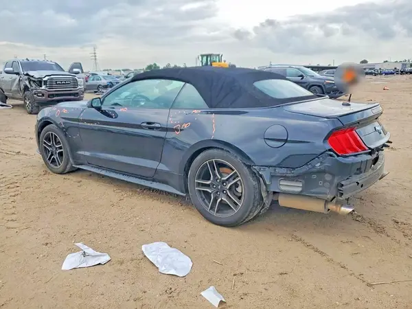 1FATP8UHXJ5110104 2018 FORD MUSTANG - Image 2