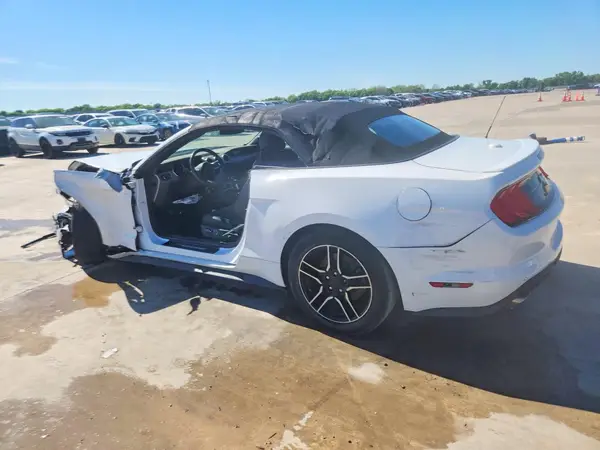 1FATP8UHXJ5110202 2018 FORD MUSTANG - Image 2