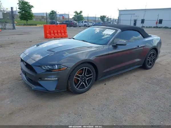 1FATP8UHXJ5117800 2018 FORD MUSTANG - Image 2