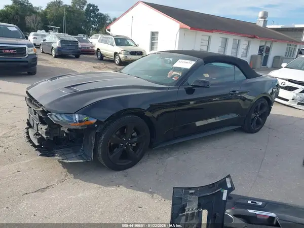 1FATP8UHXJ5133690 2018 FORD MUSTANG - Image 2