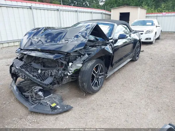 1FATP8UHXJ5138923 2018 FORD MUSTANG - Image 2