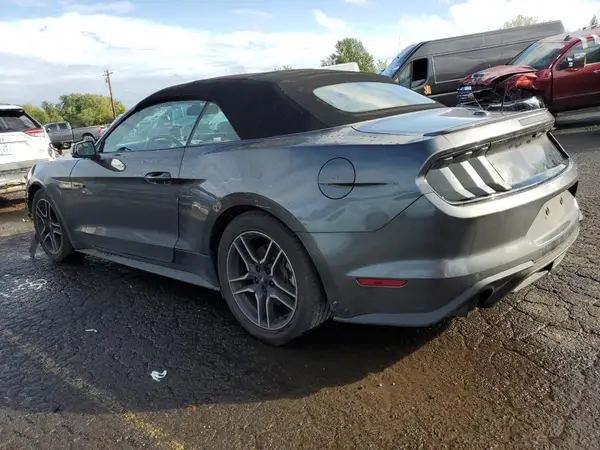1FATP8UHXJ5142728 2018 FORD MUSTANG - Image 2