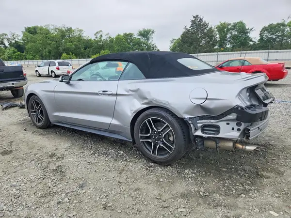 1FATP8UHXL5106136 2020 FORD MUSTANG - Image 2