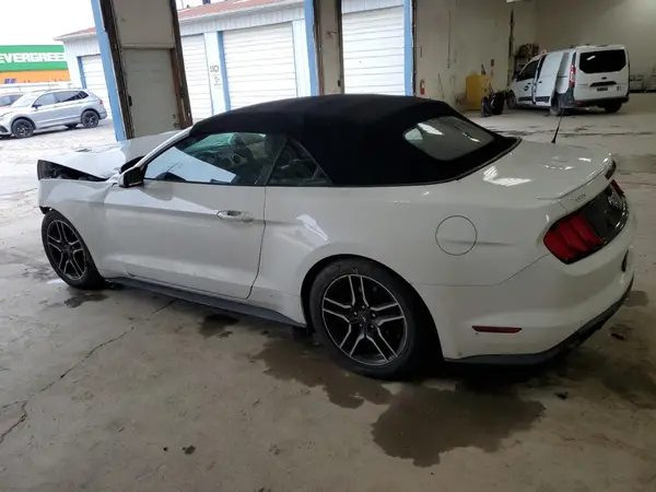 1FATP8UHXL5113006 2020 FORD MUSTANG - Image 2