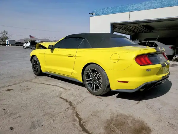 1FATP8UHXM5100953 2021 FORD MUSTANG - Image 2