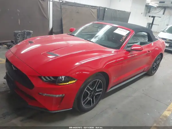 1FATP8UHXM5123889 2021 FORD MUSTANG - Image 2