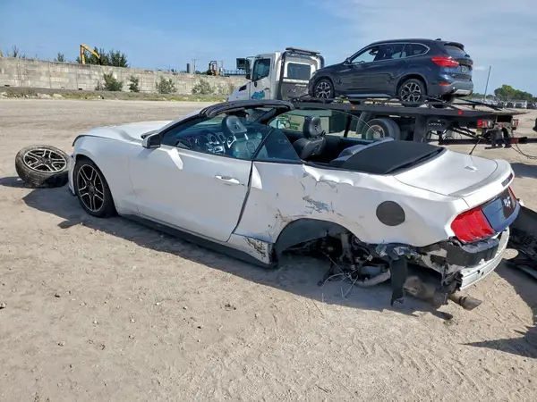 1FATP8UHXM5125206 2021 FORD MUSTANG - Image 2