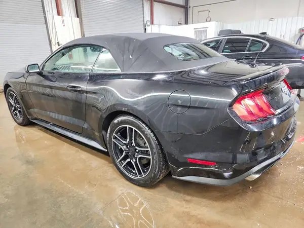 1FATP8UHXM5131037 2021 FORD MUSTANG - Image 2