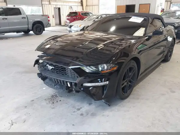 1FATP8UHXN5102803 2022 FORD MUSTANG - Image 2