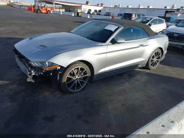 1FATP8UHXN5103062 2022 FORD MUSTANG - Image 2