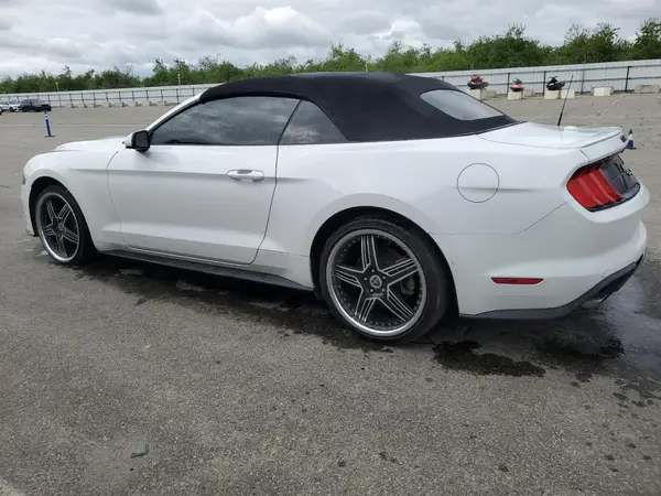 1FATP8UHXN5105247 2022 FORD MUSTANG - Image 2