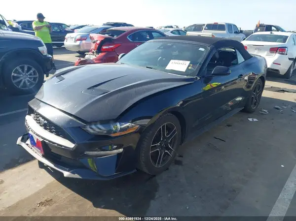 1FATP8UHXN5106141 2022 FORD MUSTANG - Image 2