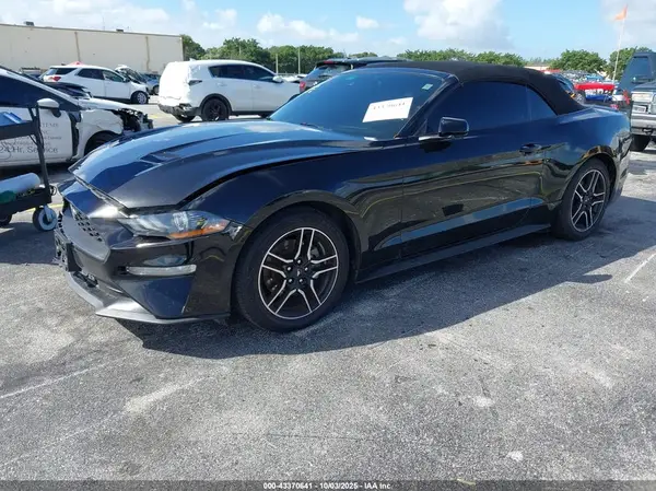 1FATP8UHXN5107158 2022 FORD MUSTANG - Image 2