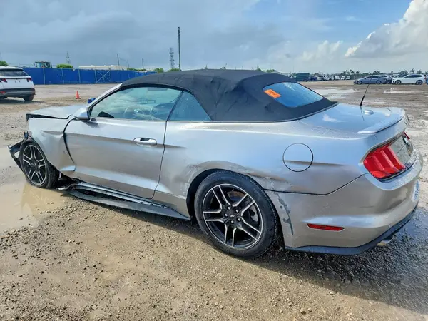 1FATP8UHXN5107578 2022 FORD MUSTANG - Image 2