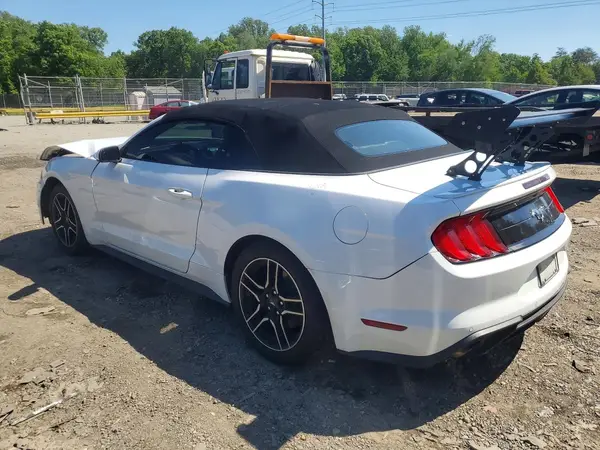 1FATP8UHXN5124817 2022 FORD MUSTANG - Image 2