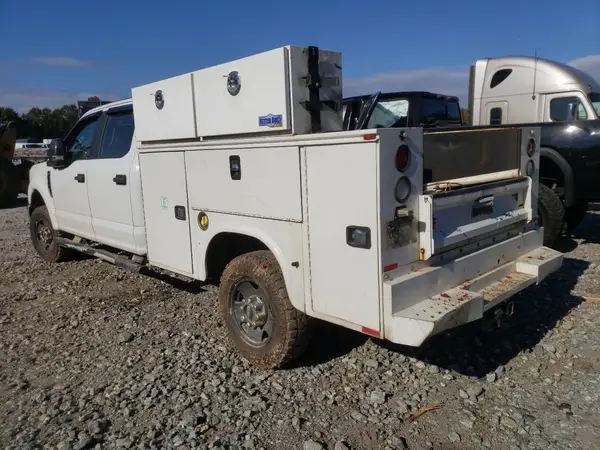 1FD7W2B64JEB13640 2018 FORD F250 - Image 2