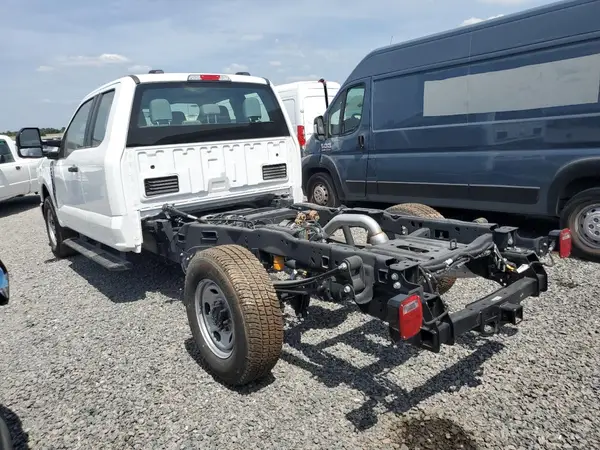 1FD7X2AA3RED37268 2024 FORD F250 - Image 2