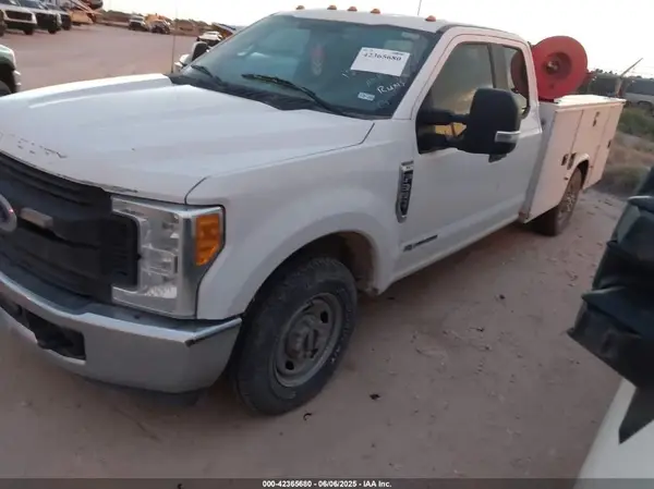 1FD7X3ET5HEE29322 2017 FORD F350 - Image 2