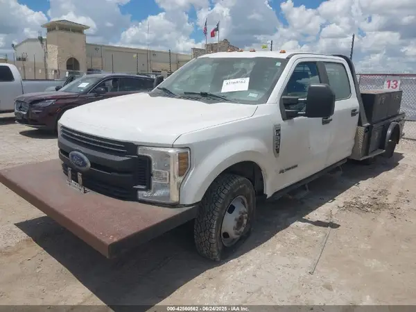 1FD8W3CT1KEG48652 2019 FORD F350 - Image 2
