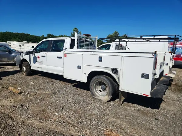 1FD8W3GNXPEE14240 2023 FORD F350 - Image 2