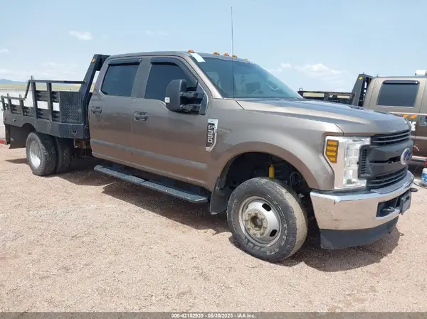 1FD8W3H69KED65435 2019 FORD F350 - Image 1