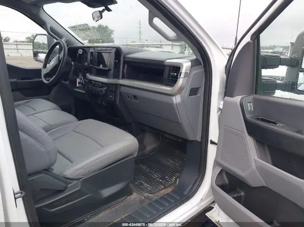 2024 FORD F350 auction photo 6
