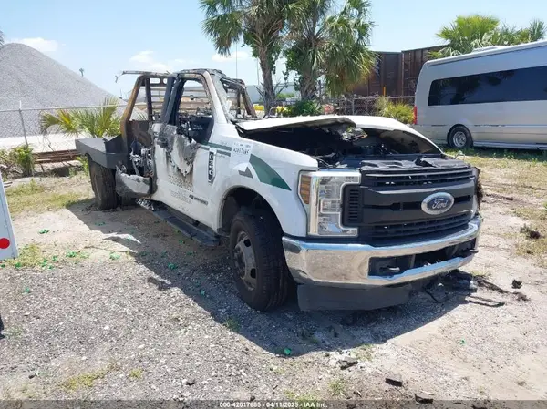 1FD8W3HT0JEC27576 2018 FORD F350 - Image 1