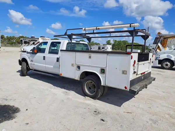 1FD8W3HT1GEA69144 2016 FORD F350 - Image 2