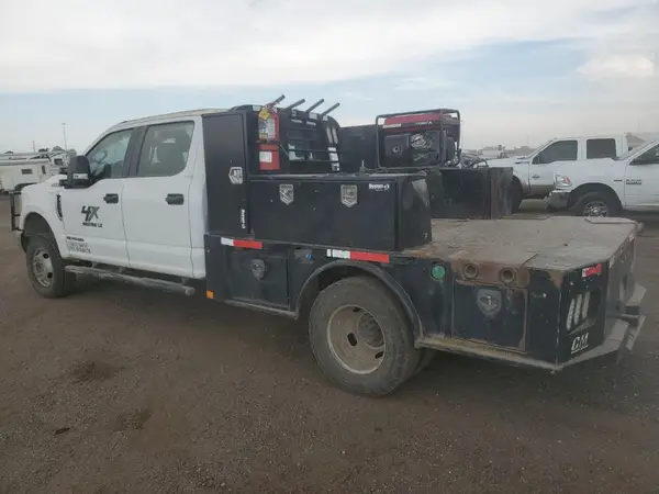 1FD8W3HT2JEB40178 2018 FORD F350 - Image 2