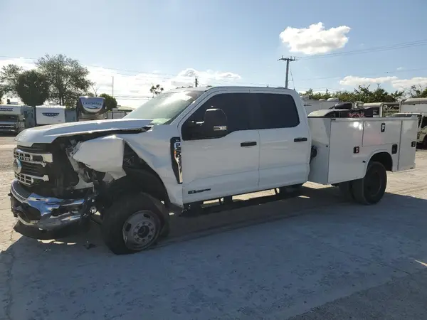 1FD8W3HT7REC37386 2024 FORD F350 - Image 1
