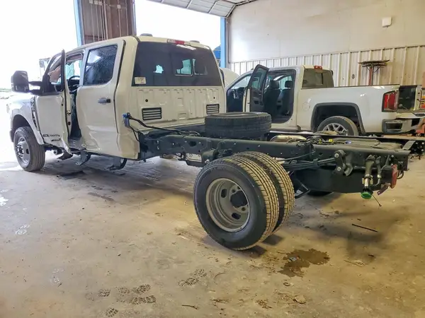 1FD8W3HTXTEE33944 2026 FORD F350 - Image 2