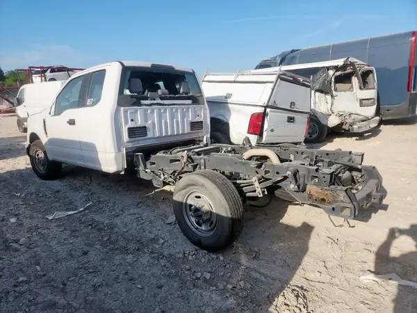 1FD8X3A64JEC67600 2018 FORD F350 - Image 2