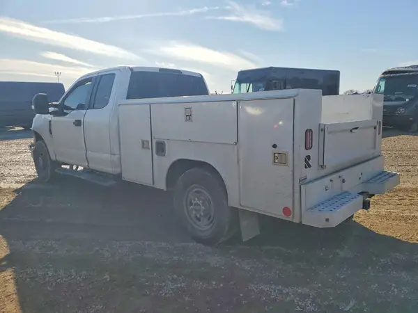 1FD8X3A69KEF18872 2019 FORD F350 - Image 2