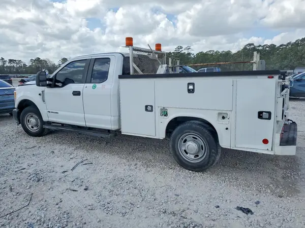 1FD8X3ATXHEF24663 2017 FORD F350 - Image 2