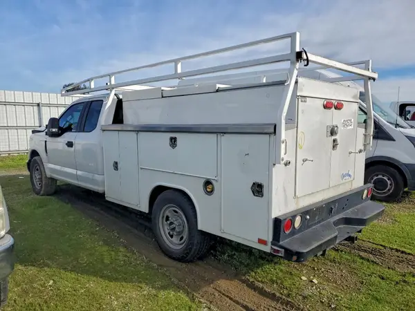 1FD8X3E63HEB93932 2017 FORD F350 - Image 2