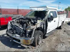 1FD8X3FT2JEB43808 2018 FORD F350