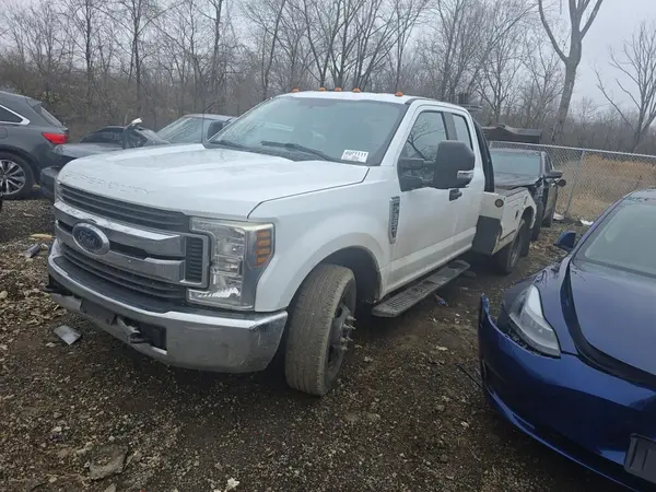 1FD8X3G67HEE66402 2017 FORD F350 - Image 2
