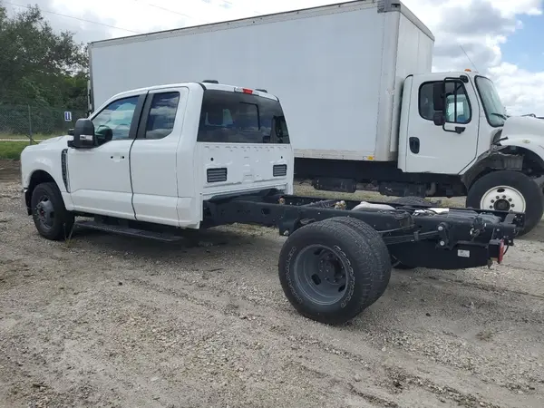 1FD8X3GN7RED46950 2024 FORD F350 - Image 2