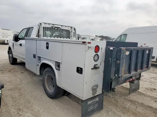 1FD8X3GT9HEE06014 2017 FORD F350 - Image 2