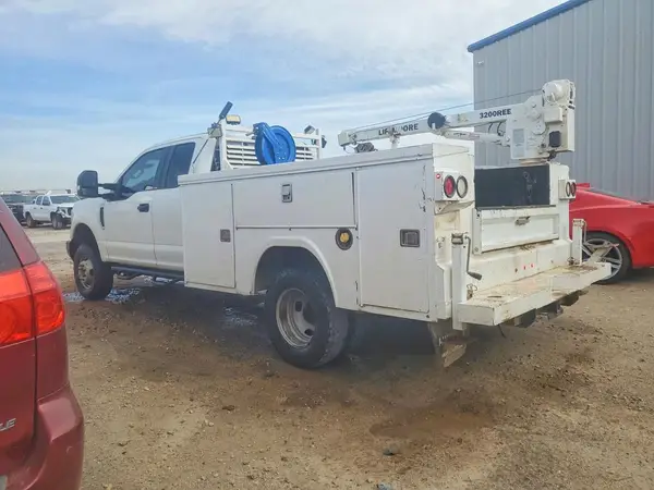 1FD8X3H63JEC27126 2018 FORD F350 - Image 2
