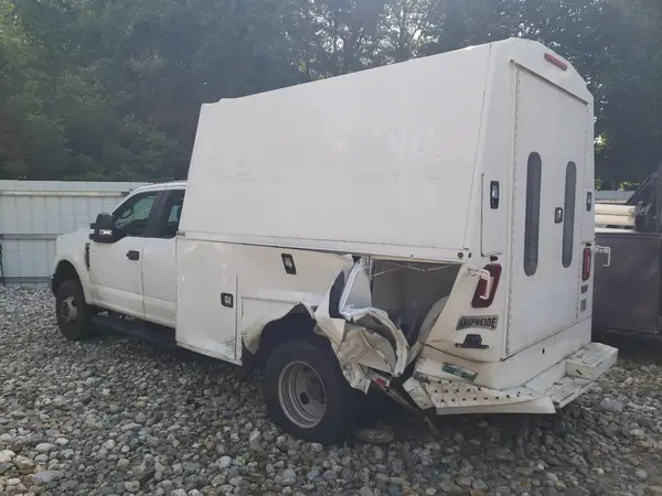 1FD8X3H65HEF50815 2017 FORD F350 - Image 2