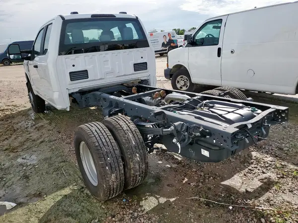 1FD8X3HN3SEC33324 2025 FORD F350 - Image 2