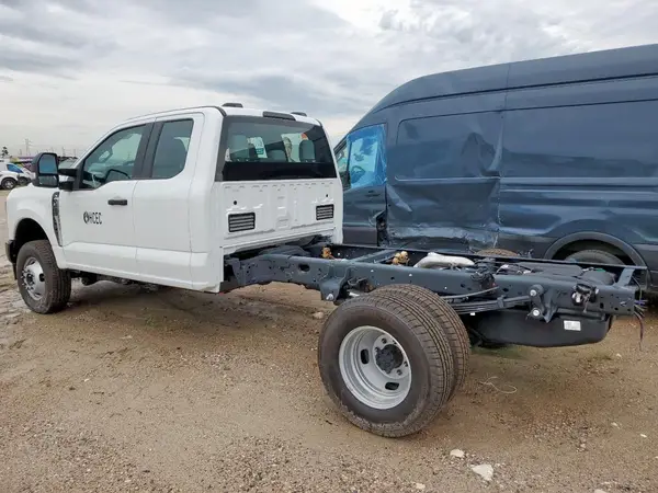 1FD8X3HN8SEC33741 2025 FORD F350 - Image 2